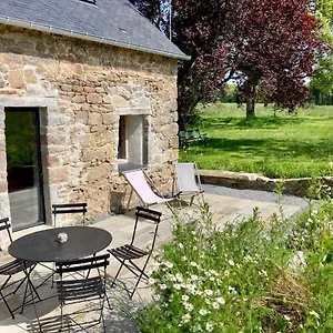 Le Nid De La Breizhidence , Combourg France